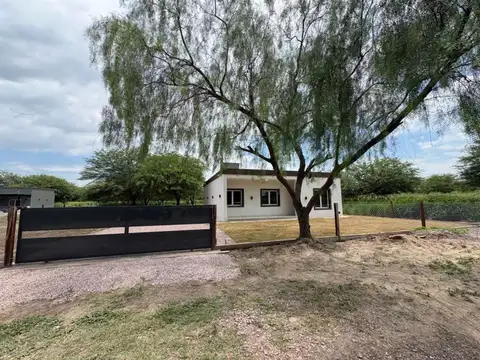 Casa 3 ambientes con 2 baños