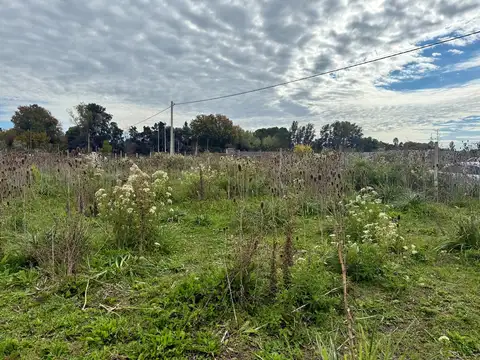Venta. Lote 2577m2. Con mejoras. El Remanso. Exaltacion de la Cruz .