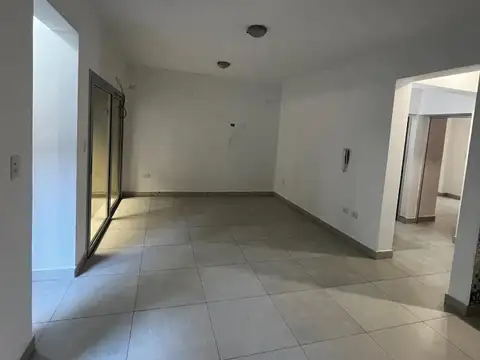 Departamento 2 dormitorios frente a plaza central