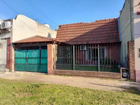 Casa en Venta en Lanus Este a metros de la Unla