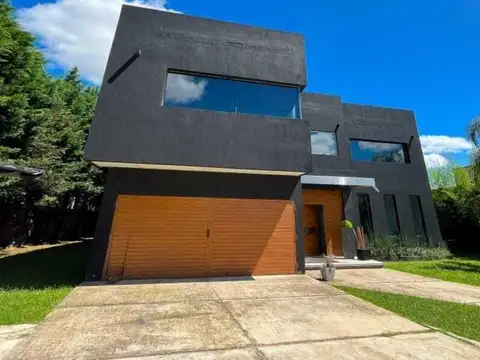 Casa en Venta en Countries y Barrios Cerrados en Esteban Echeverria, USD 395.000