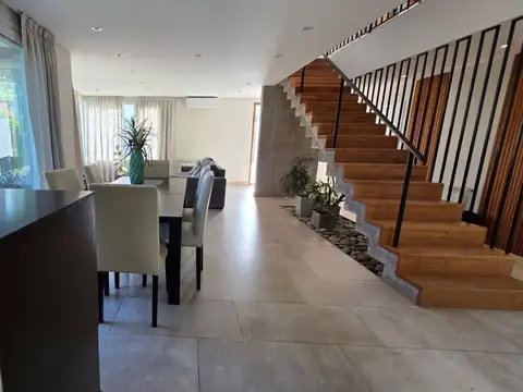 Casa en venta, Barrio Privado La Joaquina - Juana Koslay