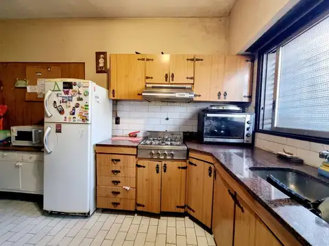 Casa 5 ambientes con 1 baño