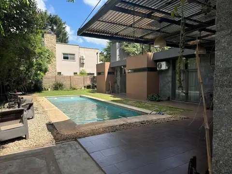 Venta de Casa 4Amb. en Parque Leloir, Ituzaingo.