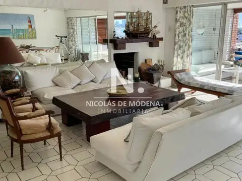 Departamento de 3 dormitorios en Edifico Varadero, Punta del este , Puerto, Península