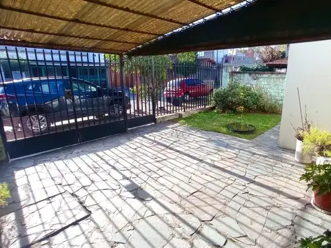 VENTA CASA 3 AMBIENTES VILLA MADERO GARAGE PARQUE