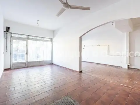 Venta local comercial en Flores