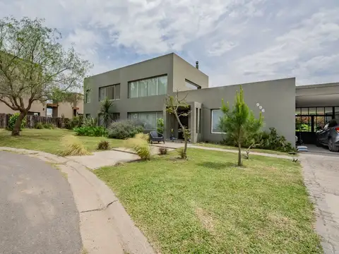 VENTA CASA 5 AMBIENTES SAN MATIAS - ESCOBAR