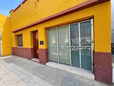 SE ALQUILA CASA 6 AMBIENTES