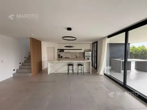 Casa en Alquiler en Puertos - Barrio Vistas, USD 3.400