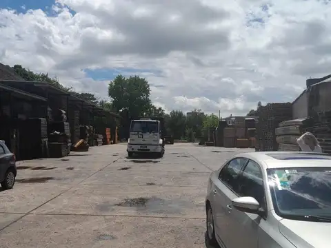 Depósito con amplia playa de maniobras - Propietario financia - Rio Salado al 5500