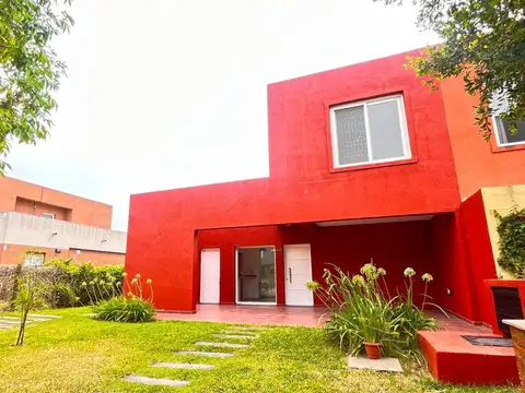 CASA EN CASAS DE SANTA MARIA ALQUILER ANUAL