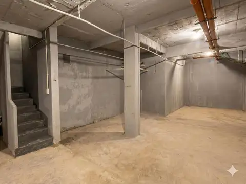 Alquiler Local sobre Av. Colon frente plaza mitre