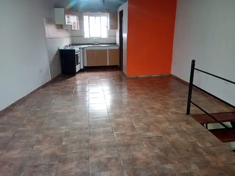 Depto Tipo Casa en Alquiler de 1 dormitorio