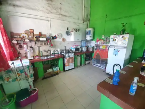 Casa 3 amb. - lote propio en esquina - Av. Chascomús