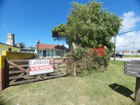 Casa 3 amb. - lote propio en esquina - Av. Chascomús