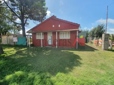 Casa 3 amb. - lote propio en esquina - Av. Chascomús