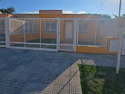 Casa en alquiler en Merlo Sur