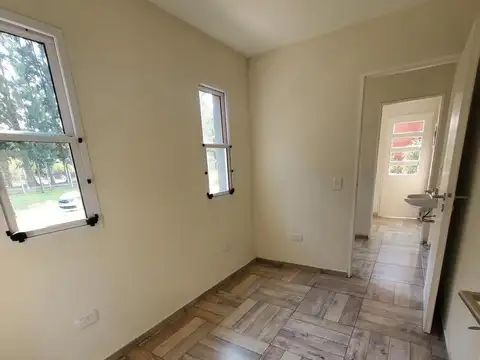 Pilar del Este. B°C° San Eduardo . Venta Casa 3 dormitorios .