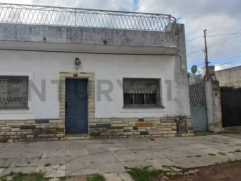 Venta de Casa Multifamiliar a Reciclar