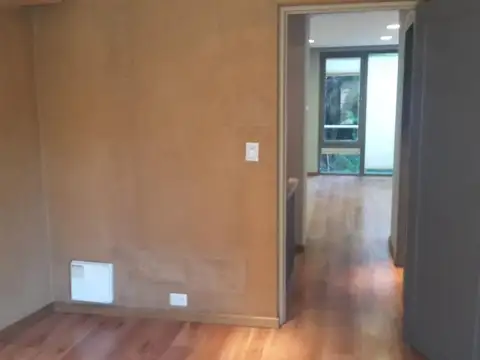 Oficina 4 ambientes con 1 baño