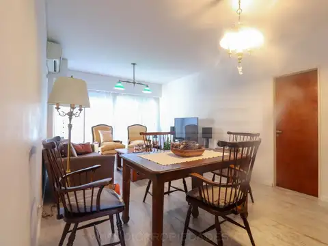 José María Paz al 1400 entre Gral José de San Martin y Gdor Valentin Vergara