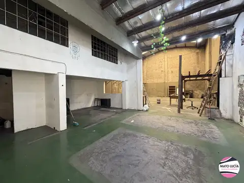 GALPON POR PASILLO AL FONDO - TRIFASICA