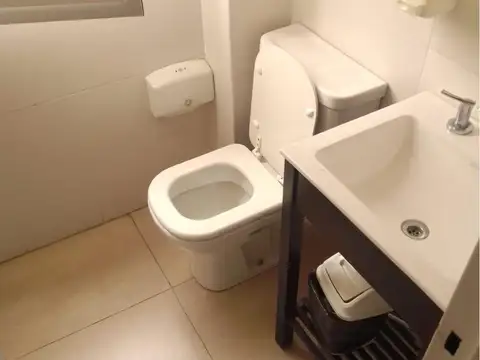 Lirios del Talar, Gral. José Artigas 3188 consultorio 2 (Sector E - 11/64 )