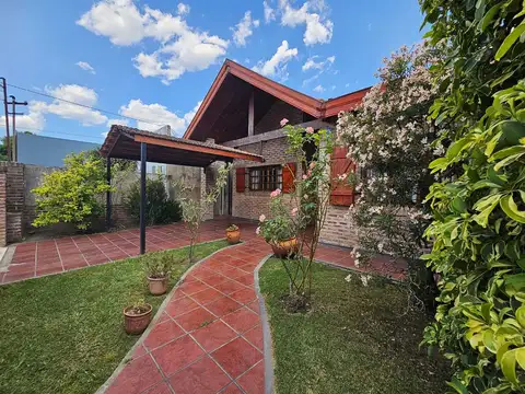 VENTA CASA 4 AMB COCHERA CAÑUELAS APTO CRÉDITO