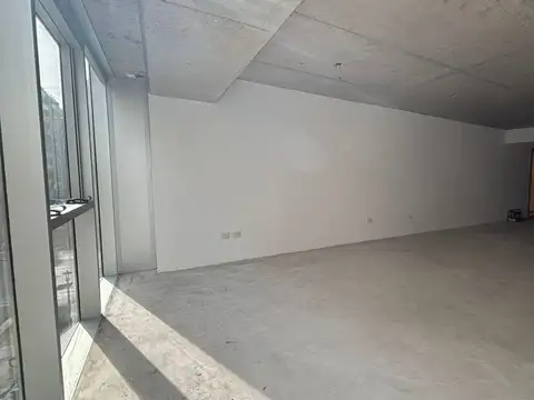 Oficina en Alquiler con 1 cochera