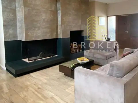 Casa en Venta al Oeste