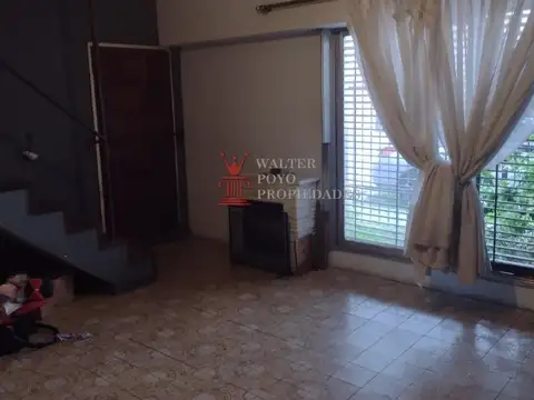 Casa 5 ambientes con 2 baños