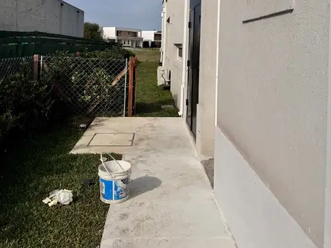 Casa 5 ambientes con 6 baños