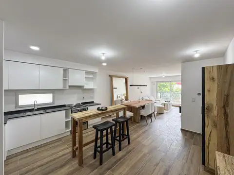 Departamento de 2 dormitorios con 2 baños, balcón al Norte a estrenar