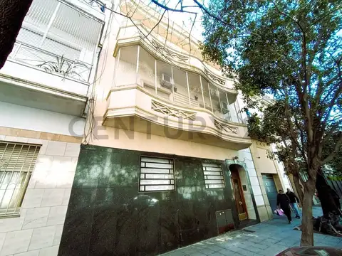 Venta Departamento  3 amplios ambientes en Flores, bajas expensas