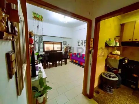 Venta Departamento  3 amplios ambientes en Flores, bajas expensas