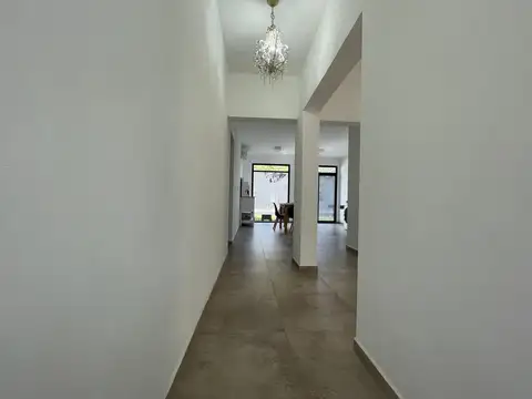 Casa 3 ambientes con 2 baños