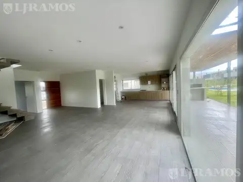 Casa a estrenar en venta en CARPINCHOS - NORDELTA