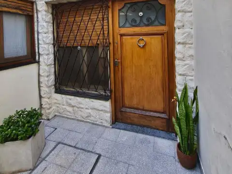 SE ALQUILA PH DOS AMB