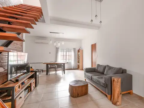 Casa Chalet  en Venta en Haedo, Morón, G.B.A. Zona Oeste
