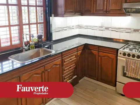 Casa en Venta con 1 cochera