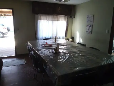 ALQUILA CASA 3 AMB BARRIO DERQUI