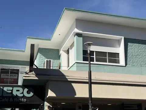 Oficina 5 ambientes con 1 baño