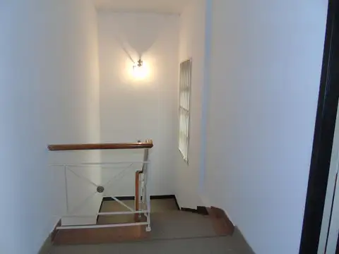 48 e/ 7 y 8 n 645 PA