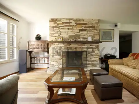 Casa en Venta en City Bell (4 dormis APTO BANCO)