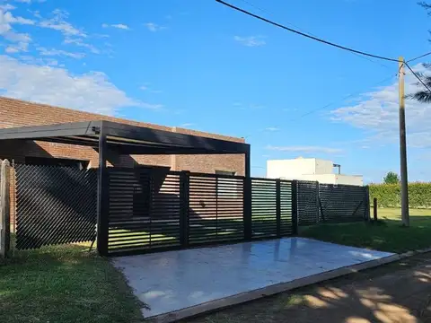 Venta de casa en  Roldan . Barrio El  Molino