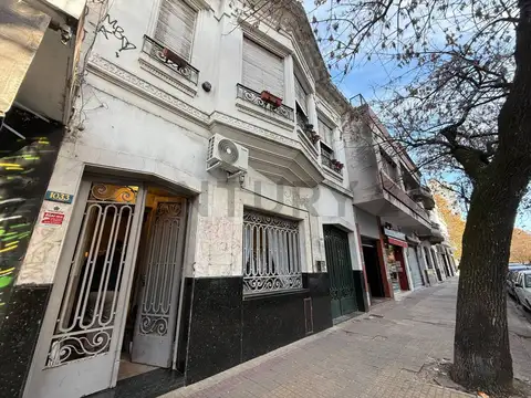 8 entre 53 y 54 PH + LOCAL en venta La Plata