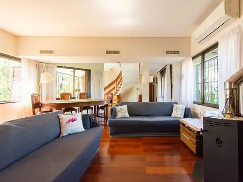 Casa 4 ambientes con 4 baños