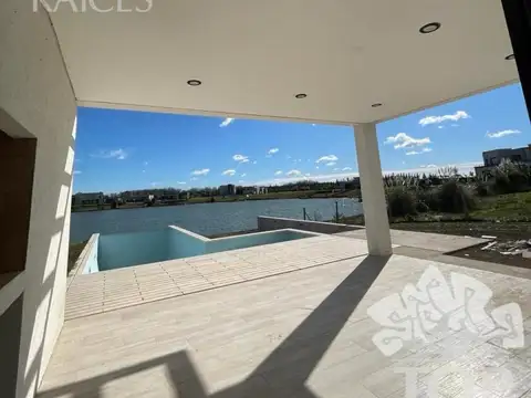 Casa en  Venta en San Sebastián al agua con Muelle