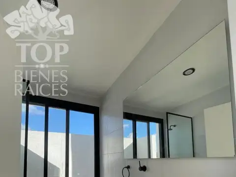 Casa 6 ambientes con 3 baños